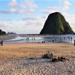 Pantai Pulau Merah Banyuwangi